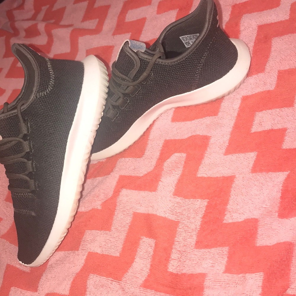 adidas - Picture 3 of 4